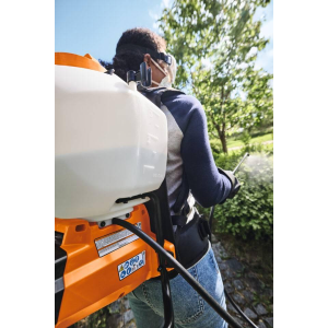 STIHL IRRORATORE SGA 60 15 LITRI CON BATTERIA AK 10 E CARICATORE AL 101 INCLUSI