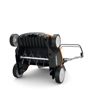 STIHL RLA 240 Arieggiatore Prato Sistema AK con Kit Batteria AK 30S E Caricatore Incluso